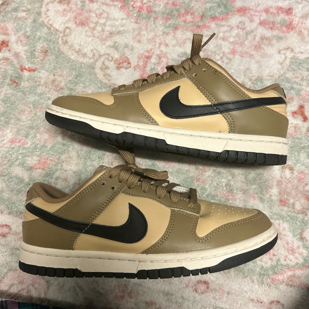 tan and black jordan dunks